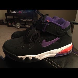 Charles Barkley’s air Nikes